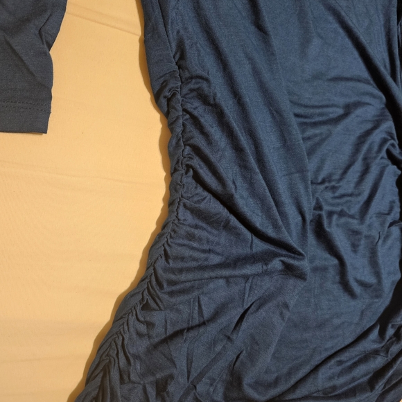 A Pea in the Pod  Maternity Tops .Set Of 3 - Picture 5 of 6